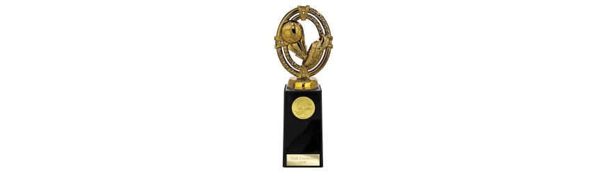 MAVERICK LEGEND FOOTBALL FOOTBALL LEGEND RESIN TROPHY - 5 SIZES - 12.5CM - 20CM